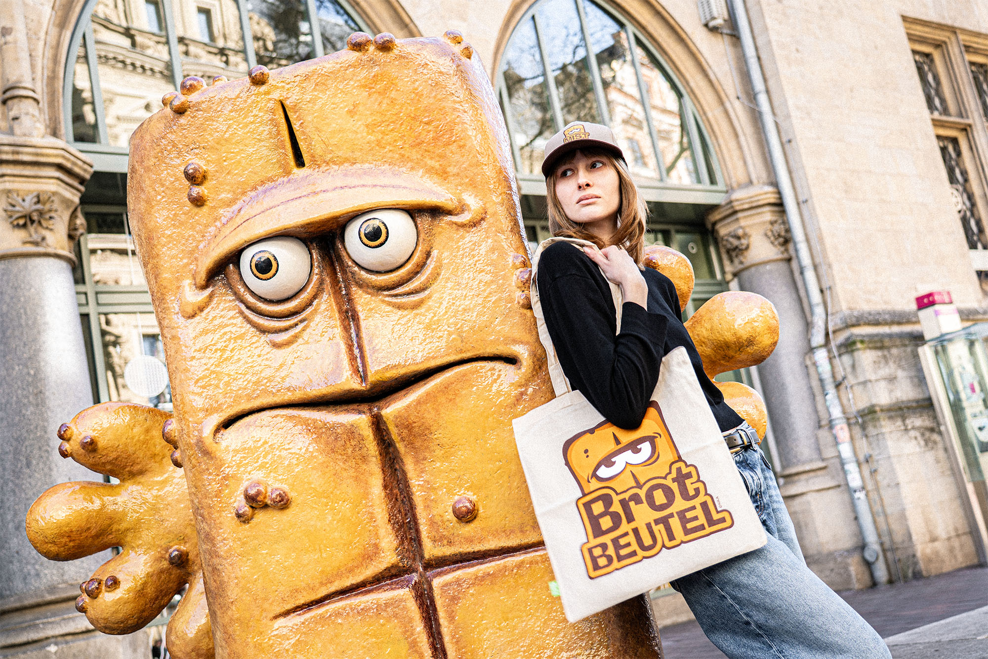 Bernd das Brot | KiKA Figur | Fischmarkt Erfurt | MIST Cap& Bio-BROTBEUTEL (Die Bildrechte liegen bei dem Verfasser der Mitteilung.) Bernd das Brot | KiKA Figur | Fischmarkt Erfurt | MIST Cap& Bio-BROTBEUTEL (Die Bildrechte liegen bei dem Verfasser der Mitteilung.)