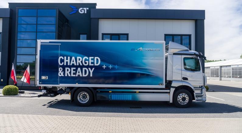 Truck mit GT Trailers Aufbau. Bild: Schmitz Cargobull AG Truck mit GT Trailers Aufbau. Bild: Schmitz Cargobull AG