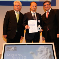 iloxx AR-Vorsitzender Werner Osterchrist erhält den Löwen . Foto: Heuser iloxx AR-Vorsitzender Werner Osterchrist erhält den Löwen . Foto: Heuser