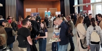 AUF IN DIE WELT Messe in Düsseldorf – Viel Interesse am Auslandsjahr (Stiftung Völkerverständigung) AUF IN DIE WELT Messe in Düsseldorf – Viel Interesse am Auslandsjahr (Stiftung Völkerverständigung)