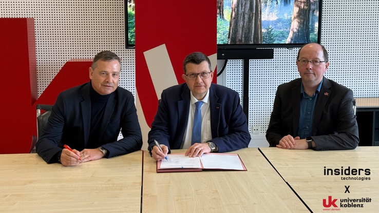 Werner Weiss, CEO Insiders Technologies, Prof. Dr. Stefan Wehner (M.) u. Prof. Dr. Ralf Lämmel (re.) (Die Bildrechte liegen bei dem Verfasser der Mitteilung.)