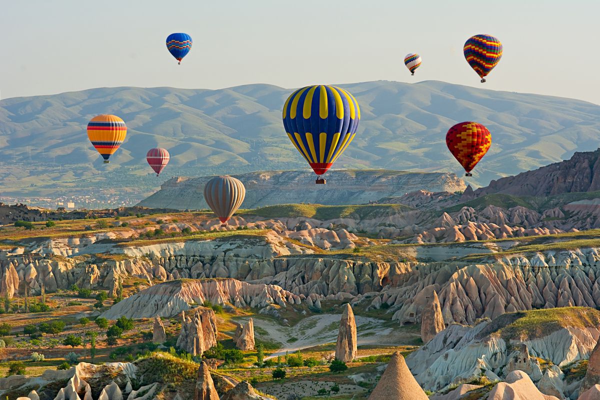 Cappadocia Fairy Chimneys- Hot Air Baloon (© GoTurkiye)