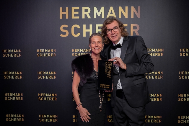 Die Expertin Peggy Pleines bei der Preisverleihung auf der internationalen Speaker Veranstaltung in (Die Bildrechte liegen bei dem Verfasser der Mitteilung.)