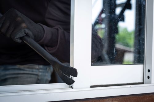 Mit richtiger Beratung lässt sich das Zuhause sicherer machen. Foto: jcom/Freepik Mit richtiger Beratung lässt sich das Zuhause sicherer machen. Foto: jcom/Freepik