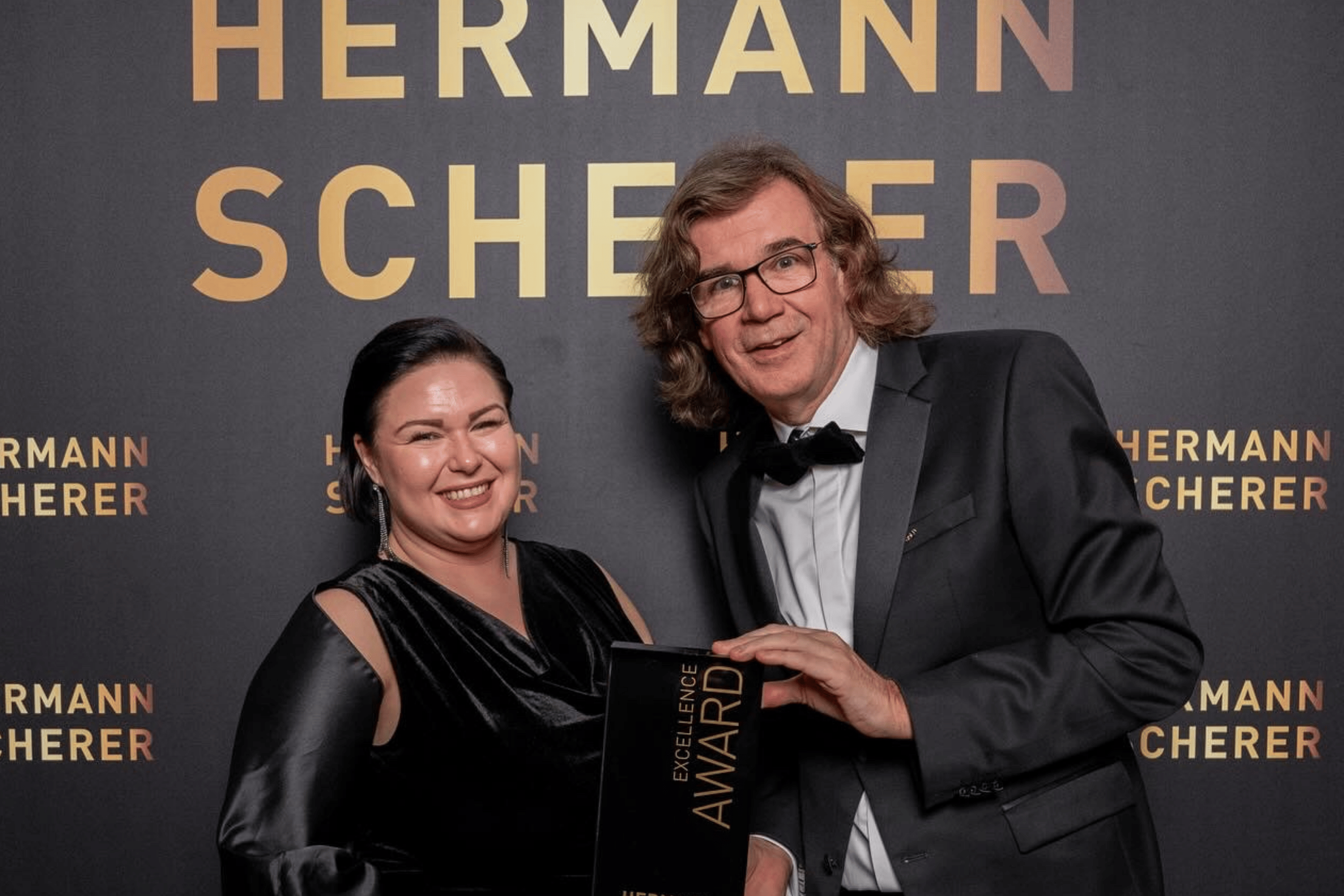 Julia Hahn und Hermann Scherer bei der Excellence Award Verleihung Julia Hahn und Hermann Scherer bei der Excellence Award Verleihung