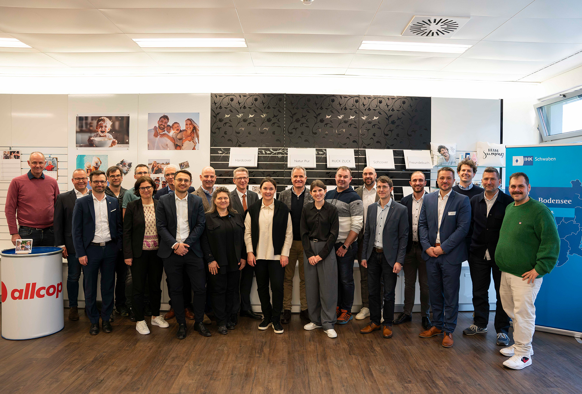 Gruppenfoto der IHK-Regionalversammlung Lindau-Bodensee (Die Bildrechte liegen bei dem Verfasser der Mitteilung.) Gruppenfoto der IHK-Regionalversammlung Lindau-Bodensee (Die Bildrechte liegen bei dem Verfasser der Mitteilung.)