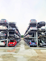 Mit den Regalen kann Auto Pièces auf gleicher Fläche statt 350 Altautos jetzt 750 lagern. © OHRA Mit den Regalen kann Auto Pièces auf gleicher Fläche statt 350 Altautos jetzt 750 lagern. © OHRA