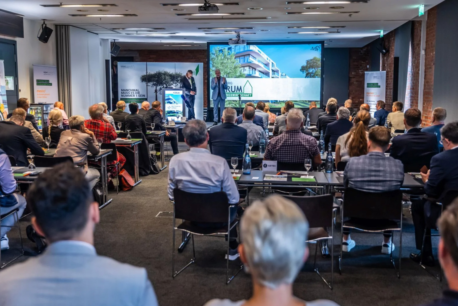 Beim diesjährigen Branchenevent warten auf die Gäste spannende Diskussionen und wertvolle Impulse. (Die Bildrechte liegen bei dem Verfasser der Mitteilung.) Beim diesjährigen Branchenevent warten auf die Gäste spannende Diskussionen und wertvolle Impulse. (Die Bildrechte liegen bei dem Verfasser der Mitteilung.)