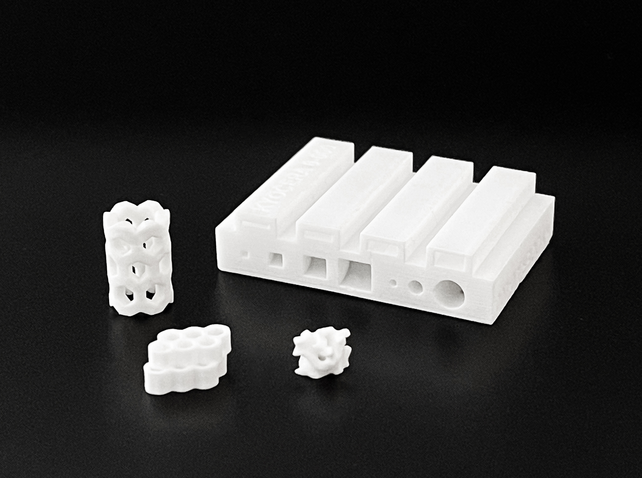 Mit der CAM-Drucktechnologie lassen sich Teile in komplexen Formen produzieren. (Die Bildrechte liegen bei dem Verfasser der Mitteilung.) Mit der CAM-Drucktechnologie lassen sich Teile in komplexen Formen produzieren. (Die Bildrechte liegen bei dem Verfasser der Mitteilung.)