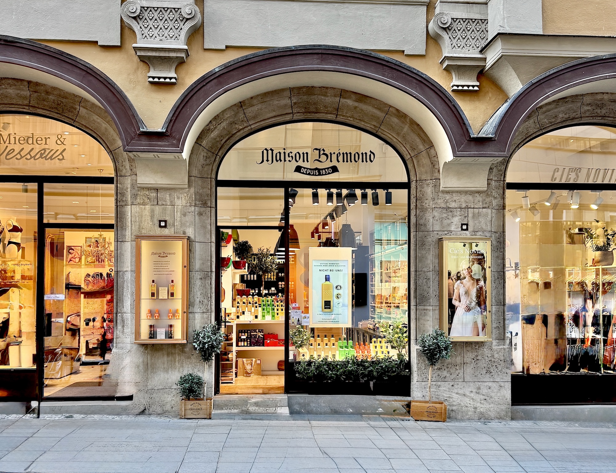 Maison Bremond 1830 in München und bietet  Olivenöl, Essig, Feinkost, Balsamico, Trüffel,