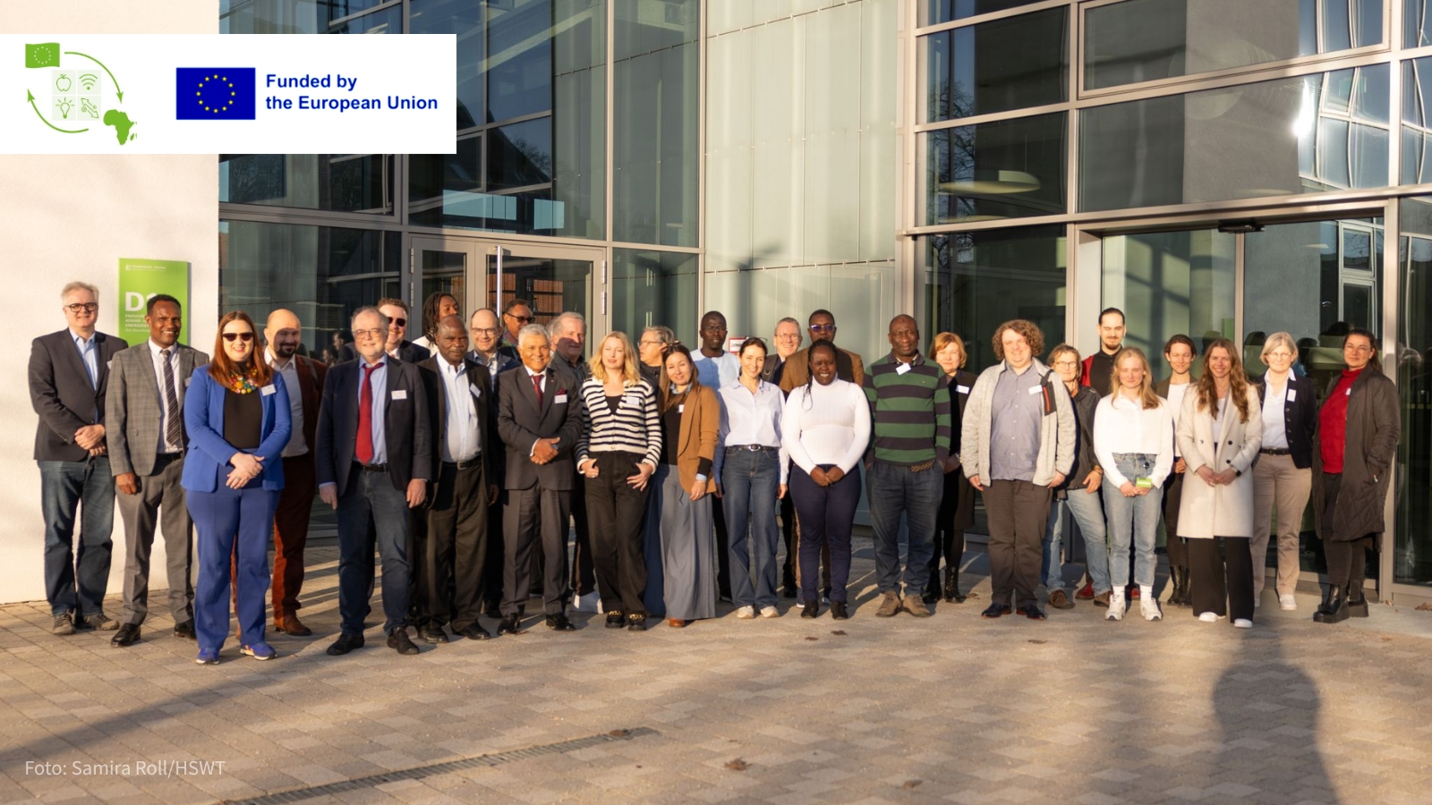 Projektauftakt mit Vertreterinnen und Vertretern von 15 Institutionen aus Europa und Afrika (Bildquelle: Samira Roll/HSWT)