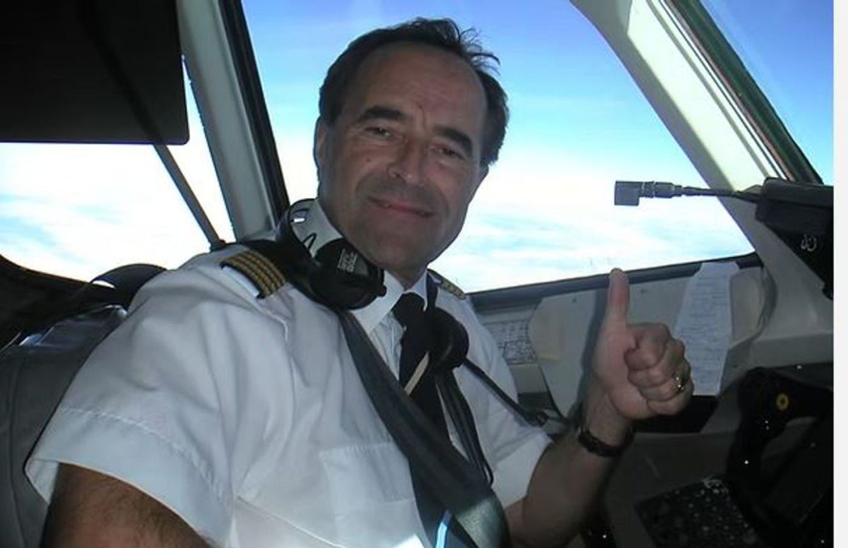Vortragsredner, Pilot und Flugkapitän Bruno Dobler im Cockpit (© Bruno Dobler) Vortragsredner, Pilot und Flugkapitän Bruno Dobler im Cockpit (© Bruno Dobler)