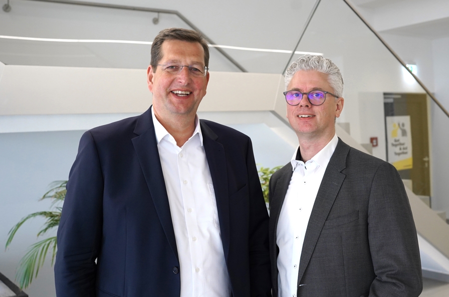 Das neue Führungsduo der SWAN: Matthias Martens und Alexander Bernhard (v.l.n.r.) (Bildquelle: SWAN GmbH) Das neue Führungsduo der SWAN: Matthias Martens und Alexander Bernhard (v.l.n.r.) (Bildquelle: SWAN GmbH)