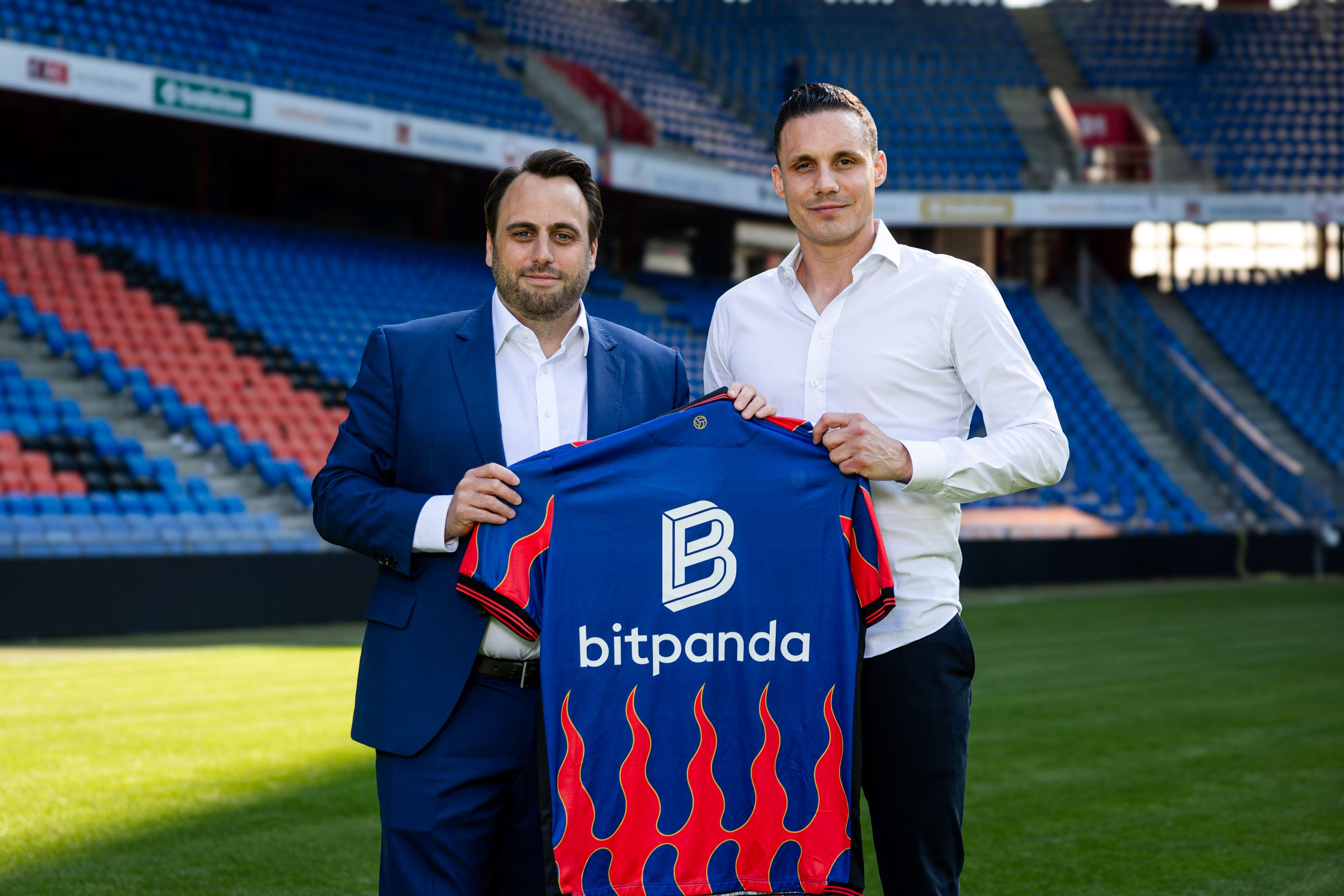links: Martin Beranek, Commercial Director CH/A; rechts: David Degen, President of FC Basel 1893 (Die Bildrechte liegen bei dem Verfasser der Mitteilung.) links: Martin Beranek, Commercial Director CH/A; rechts: David Degen, President of FC Basel 1893 (Die Bildrechte liegen bei dem Verfasser der Mitteilung.)