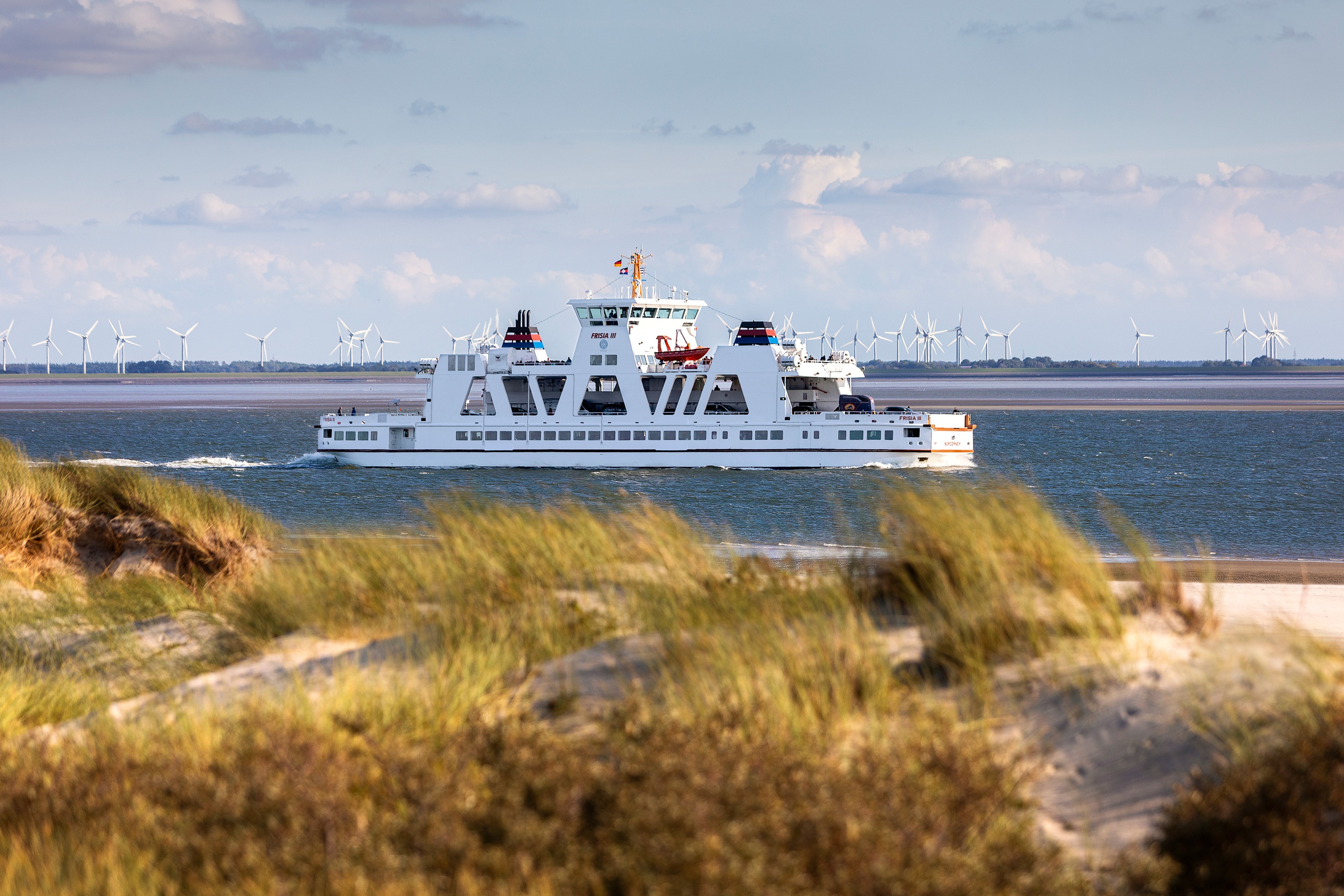 Die Fähre Frisia III der AG Reederei Norden-Frisia bringt Personen und PKW nach Norderney.