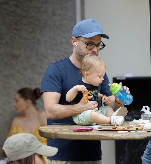 Väter, die Kinder mitbetreuen, müssen weniger Unterhakt zahlen Väter, die Kinder mitbetreuen, müssen weniger Unterhakt zahlen