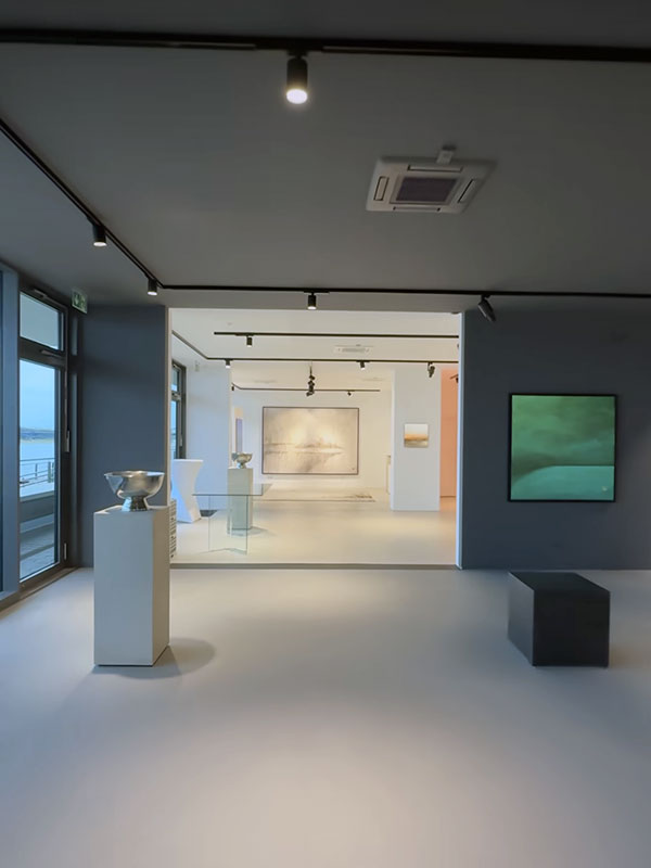 Galeriebeleuchtung von LED Explorer für die Narander Art Experience am Kölner Rheinauhafen (Die Bildrechte liegen bei dem Verfasser der Mitteilung.) Galeriebeleuchtung von LED Explorer für die Narander Art Experience am Kölner Rheinauhafen (Die Bildrechte liegen bei dem Verfasser der Mitteilung.)