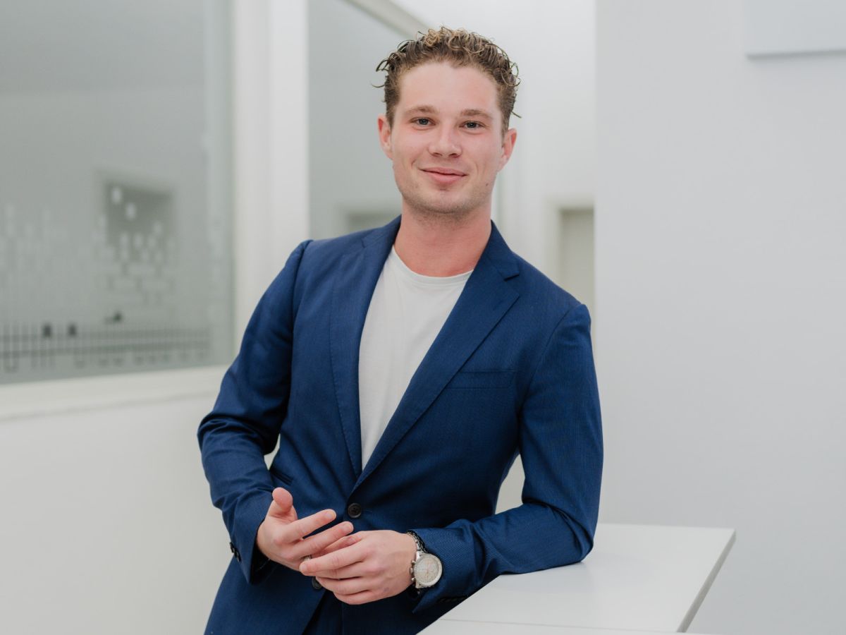 Dominik Seucan ergänzt seit Mai 2025 die Geschäftsführung der centron GmbH. (© centron GmbH)