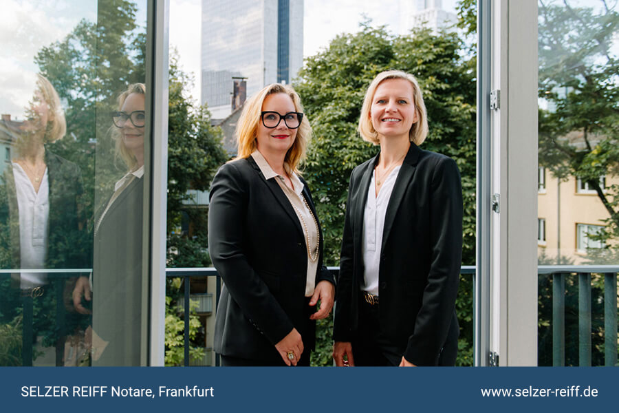 Notarin Bettina Selzer und Notarin Sonja Reiff beantworten häufige Fragen zum Immobilienkauf. (Die Bildrechte liegen bei dem Verfasser der Mitteilung.)