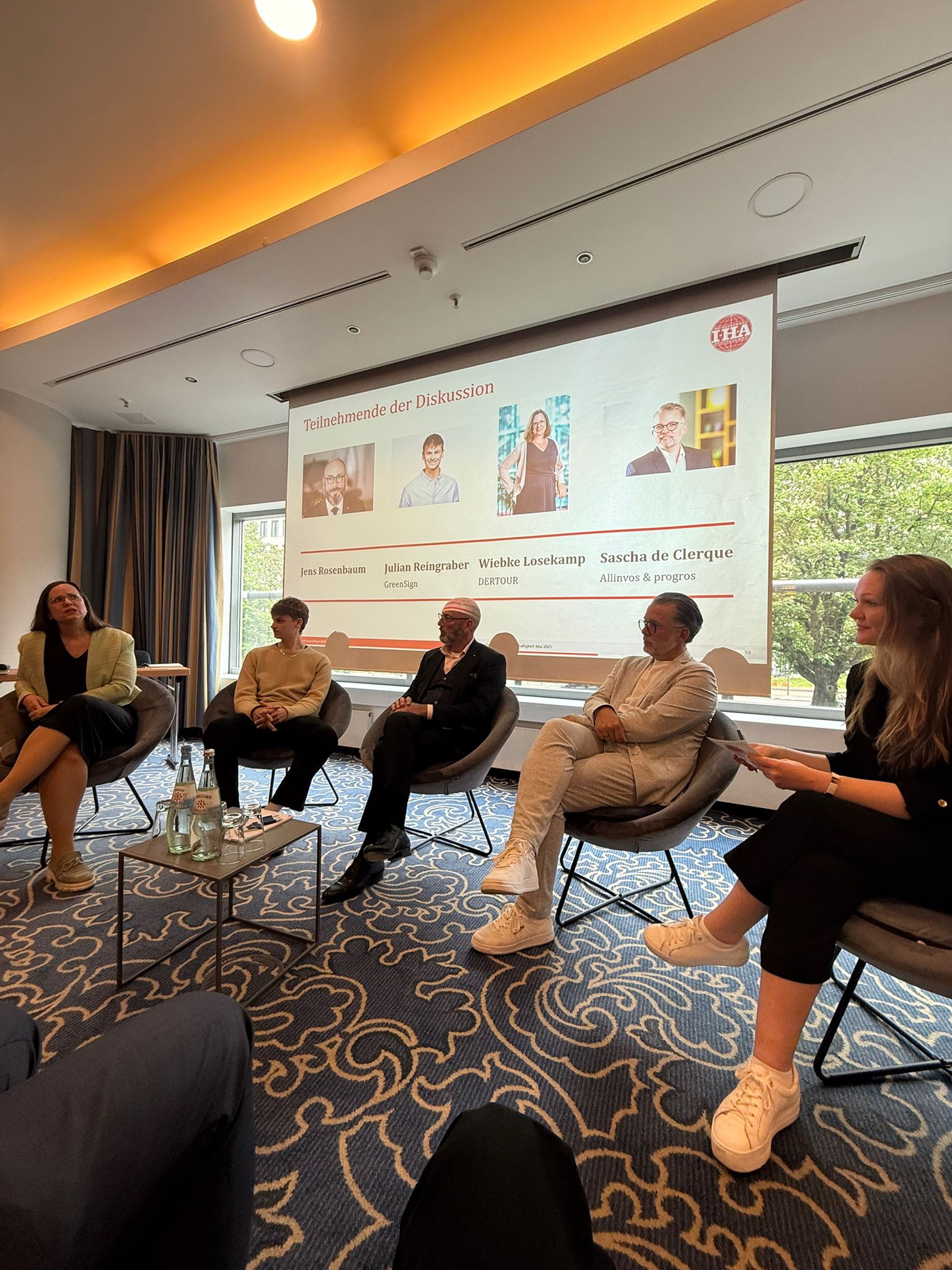 IHA-Roadshow zum Thema Nachhaltigkeit. IHA-Roadshow zum Thema Nachhaltigkeit.
