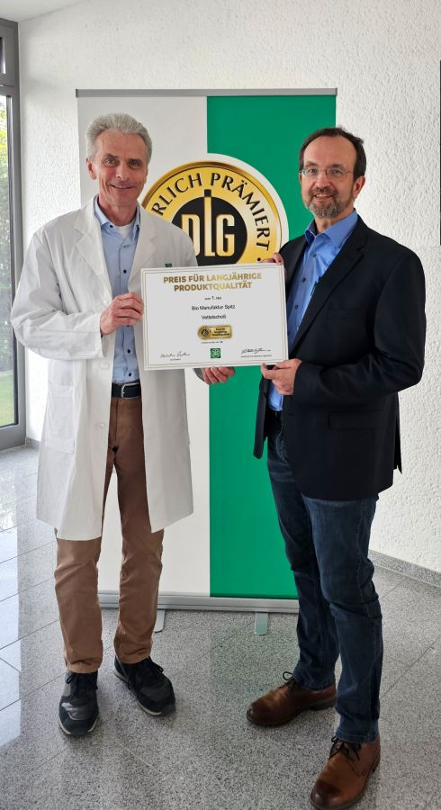 Übergabe der DLG-Auszeichnung an Bio Manufaktur Spitz Übergabe der DLG-Auszeichnung an Bio Manufaktur Spitz