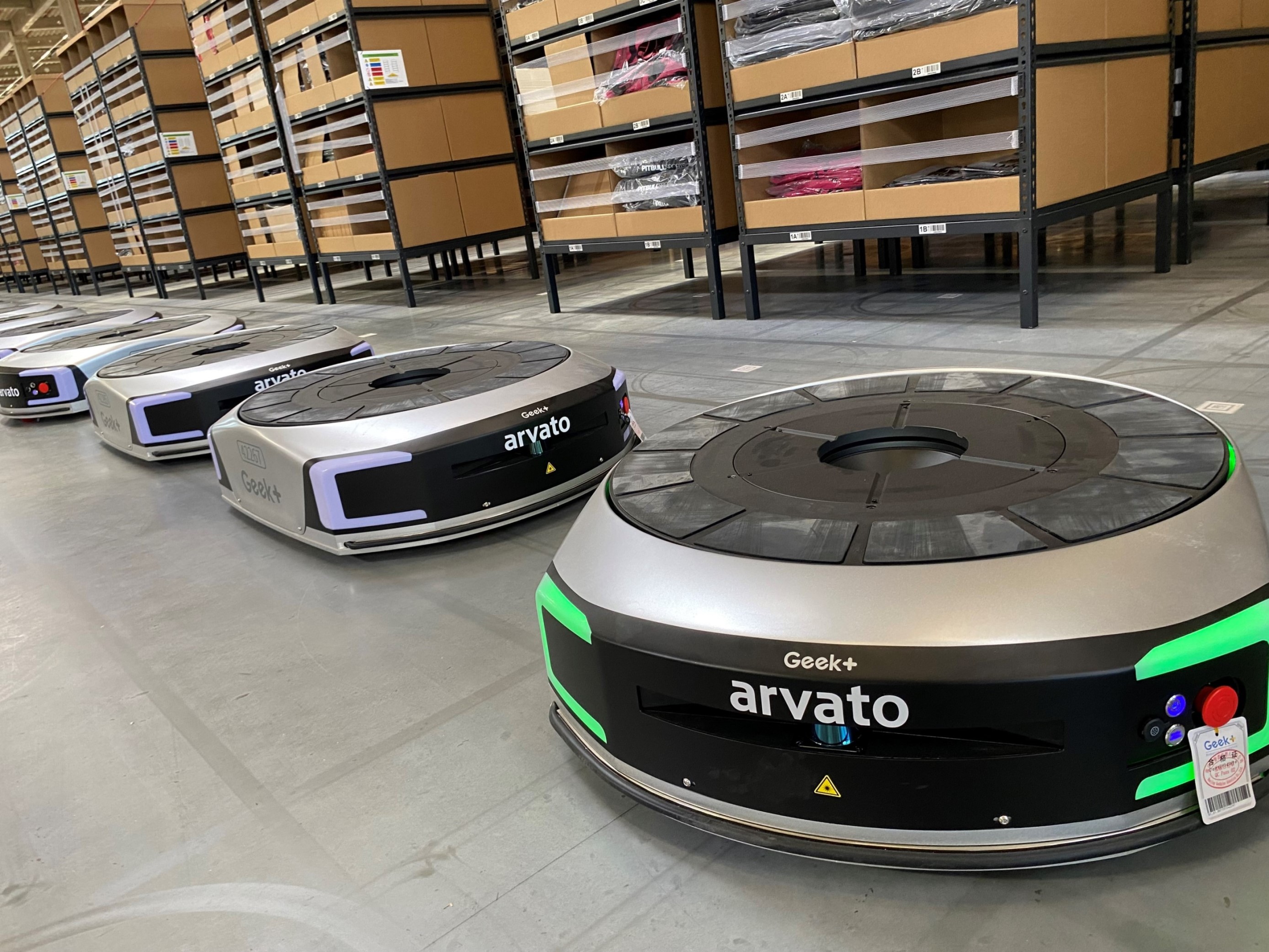 Das Rack-to-person System am Arvato-Standort in Pozna?. (Bildquelle:©Arvato) Das Rack-to-person System am Arvato-Standort in Pozna?. (Bildquelle:©Arvato)
