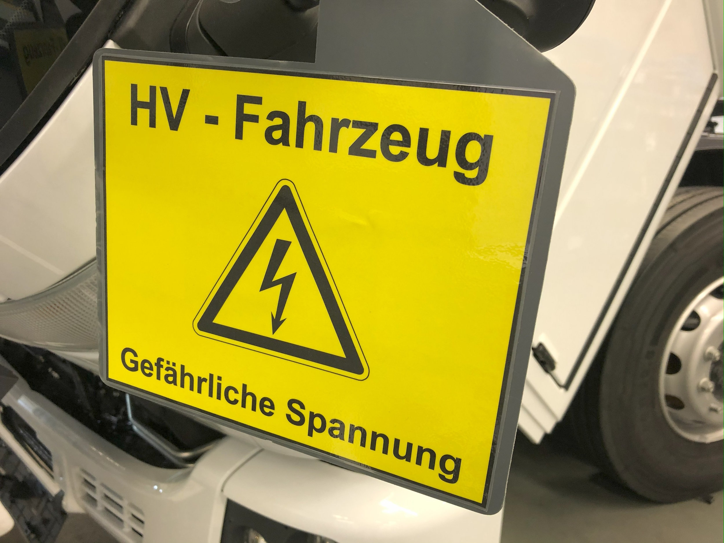Hochvolt Schulung für Kfz-Betrieb und Fuhrpark Hochvolt Schulung für Kfz-Betrieb und Fuhrpark