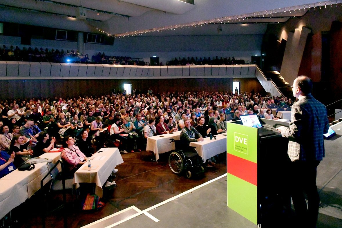 3 Tage Ergotherapie-Kongress, 1.900 Teilnehmende, 150 verschiedene Kongressformate, 70 Ausstellende 