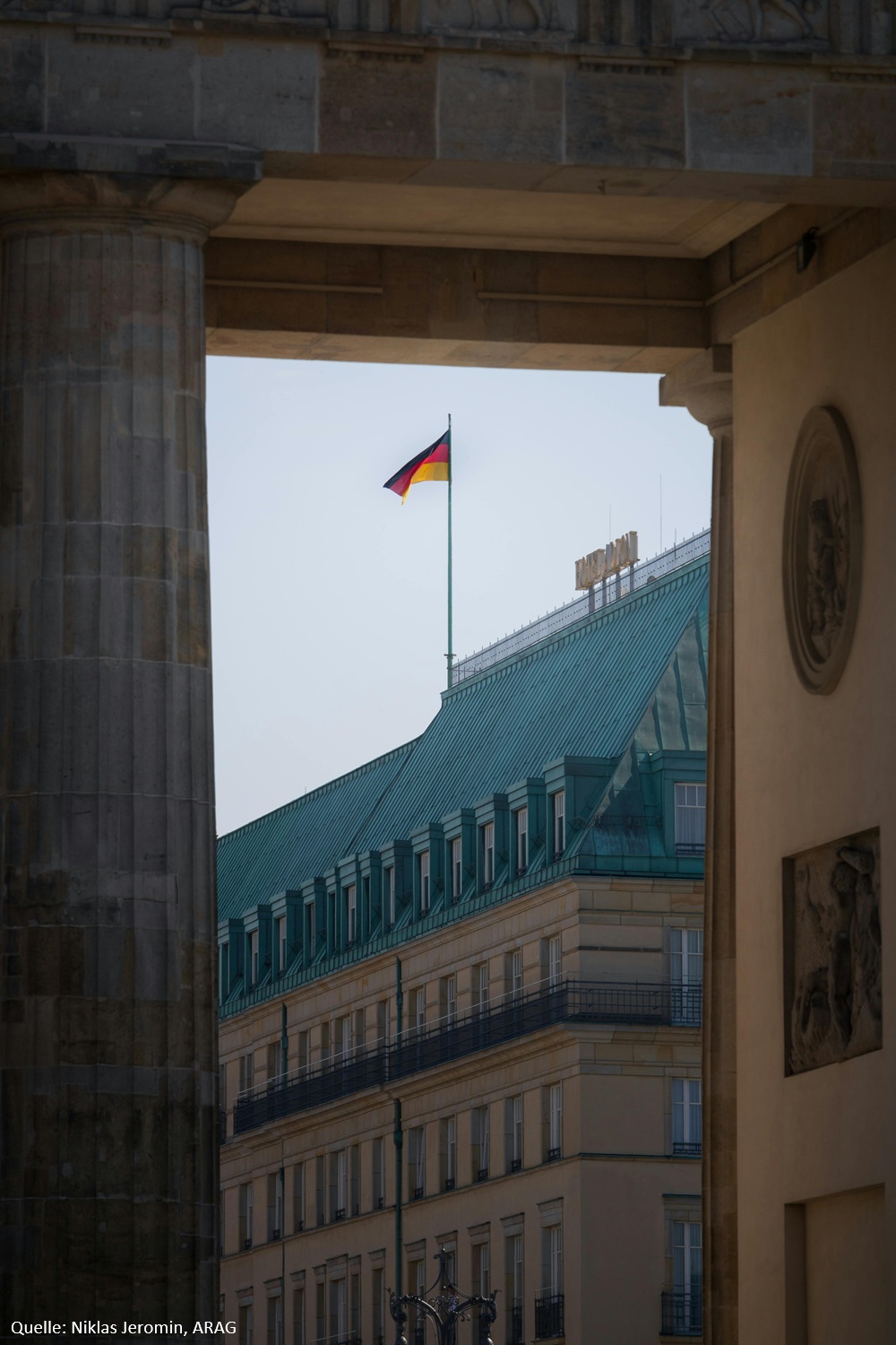 ARAG mit Fragen und Antworten zum Grundgesetz (Die Bildrechte liegen bei dem Verfasser der Mitteilung.) ARAG mit Fragen und Antworten zum Grundgesetz (Die Bildrechte liegen bei dem Verfasser der Mitteilung.)