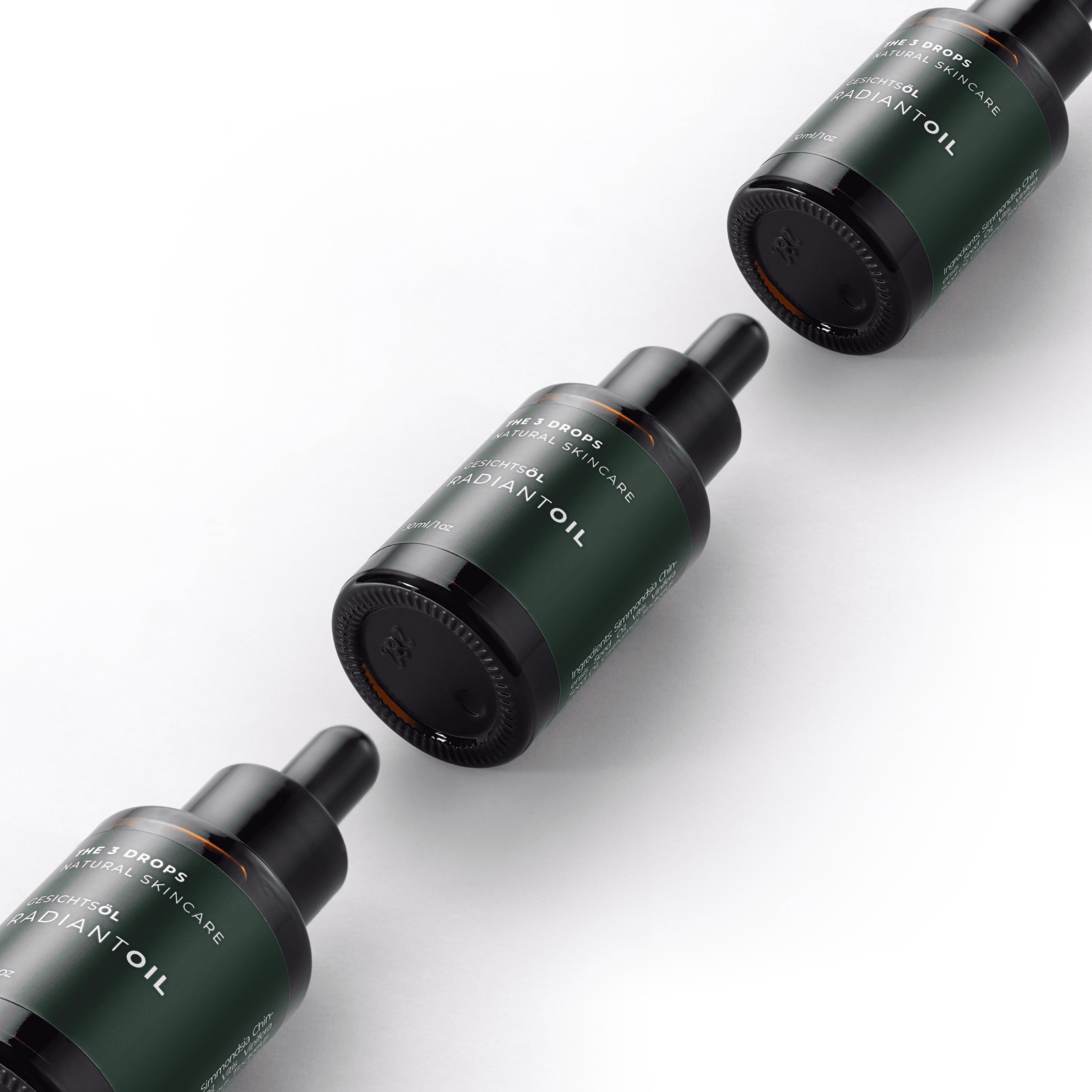 Das beliebteste Produkt der Männerkosmetik RADIANT von THE 3 DROPS aus Berlin (Die Bildrechte liegen bei dem Verfasser der Mitteilung.) Das beliebteste Produkt der Männerkosmetik RADIANT von THE 3 DROPS aus Berlin (Die Bildrechte liegen bei dem Verfasser der Mitteilung.)