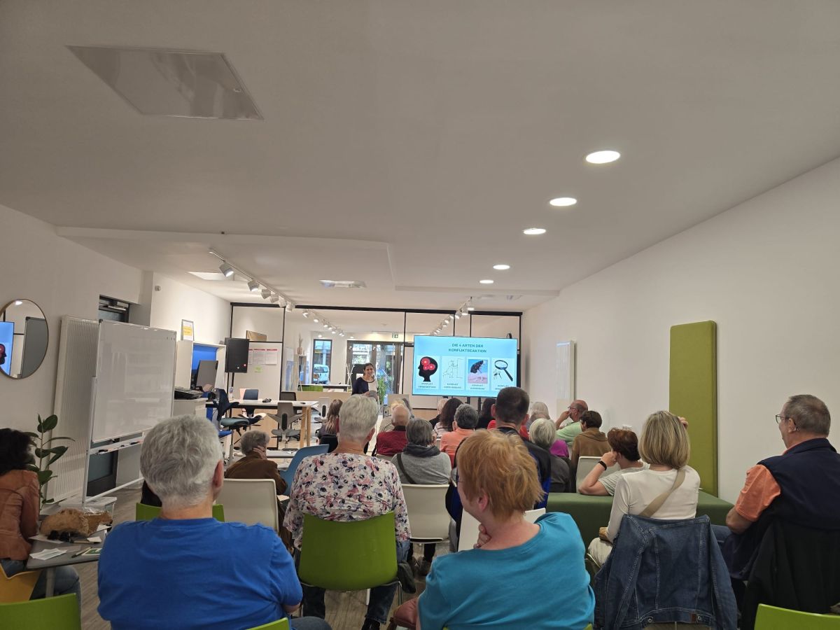 Foto von der Vortragsveranstaltung in Friedberg (© Michaela Klingenhöfer)