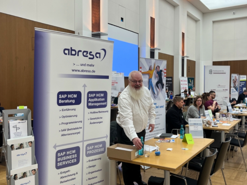 Günter Nikles beim Azubi-Speed-Dating in Frankfurt (Die Bildrechte liegen bei dem Verfasser der Mitteilung.) Günter Nikles beim Azubi-Speed-Dating in Frankfurt (Die Bildrechte liegen bei dem Verfasser der Mitteilung.)