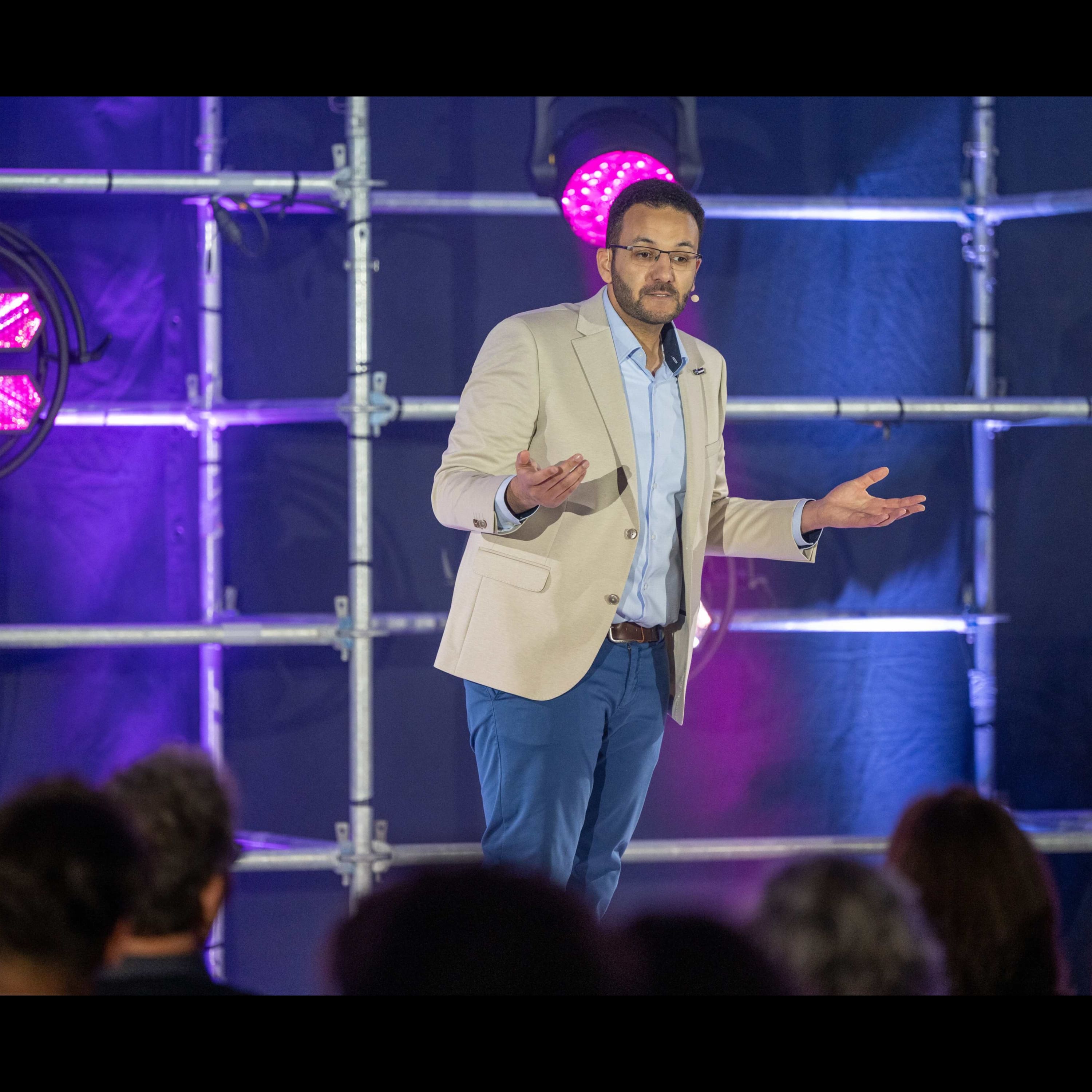 Ziad Bedoui - Mit Inspiration, Humor und Perspektivwechsel Menschen berühren–ein Moment, in dem Wo (Die Bildrechte liegen bei dem Verfasser der Mitteilung.) Ziad Bedoui - Mit Inspiration, Humor und Perspektivwechsel Menschen berühren–ein Moment, in dem Wo (Die Bildrechte liegen bei dem Verfasser der Mitteilung.)