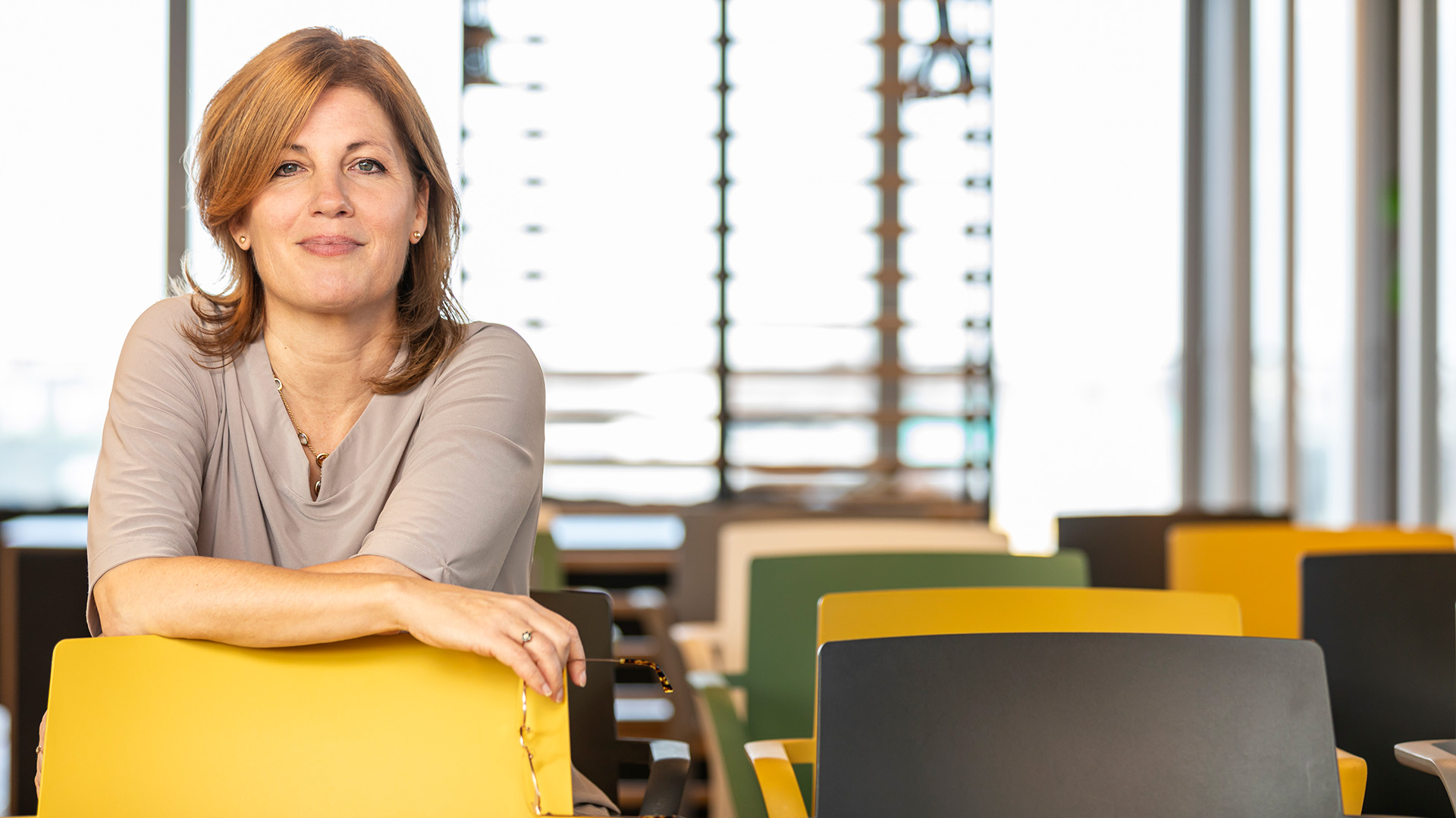 Lea Simone Bogner betont: Bindung entsteht dort, wo Menschen wirklich gesehen werden. (Bildquelle:©Uwe Klössing | www.benschulz-partner.de)