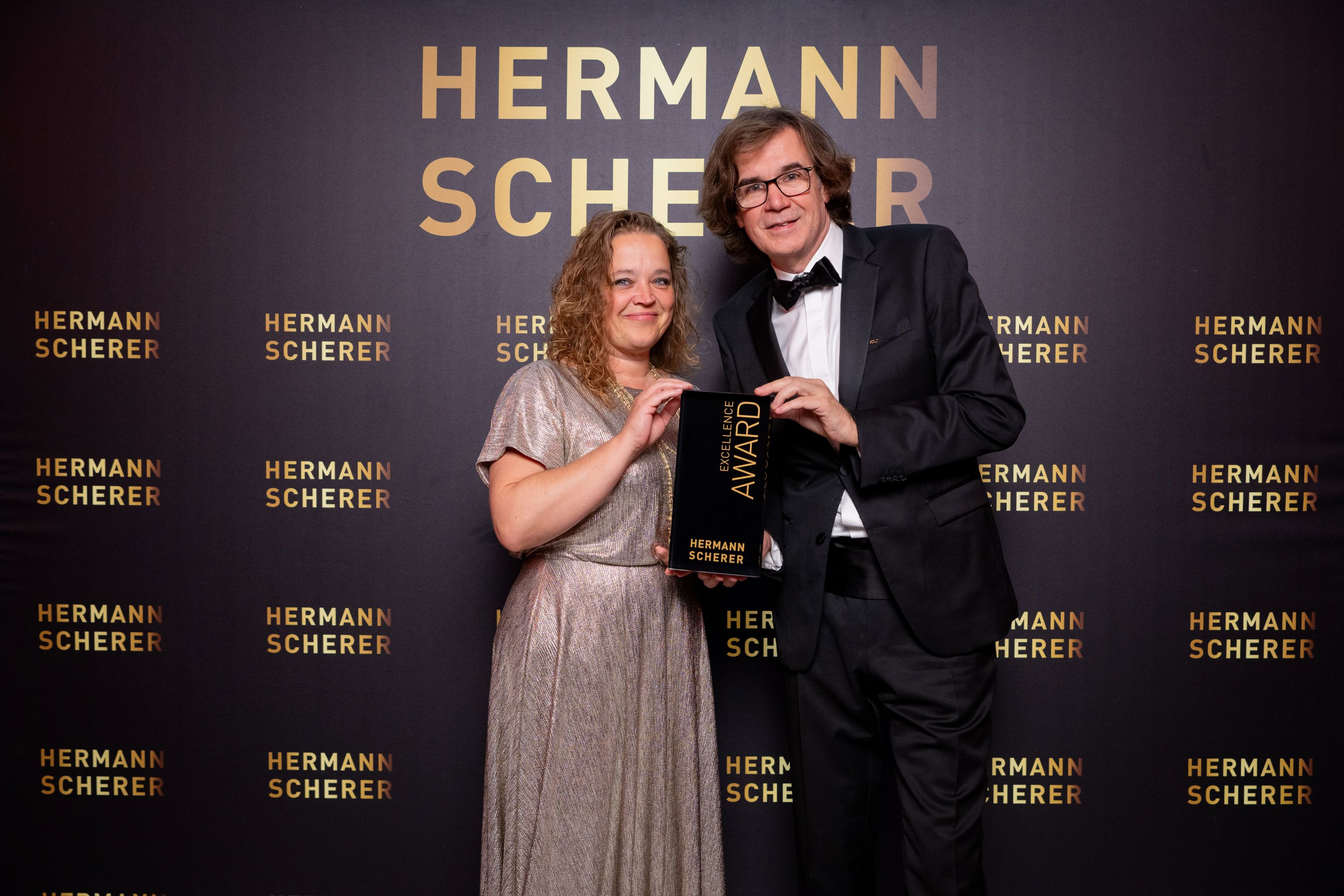 Daniela Hoch erhielt für ihre Keynote beim Internationalen Speaker Slam den Excellence Award. (Bildquelle: @Justin Bockey) Daniela Hoch erhielt für ihre Keynote beim Internationalen Speaker Slam den Excellence Award. (Bildquelle: @Justin Bockey)