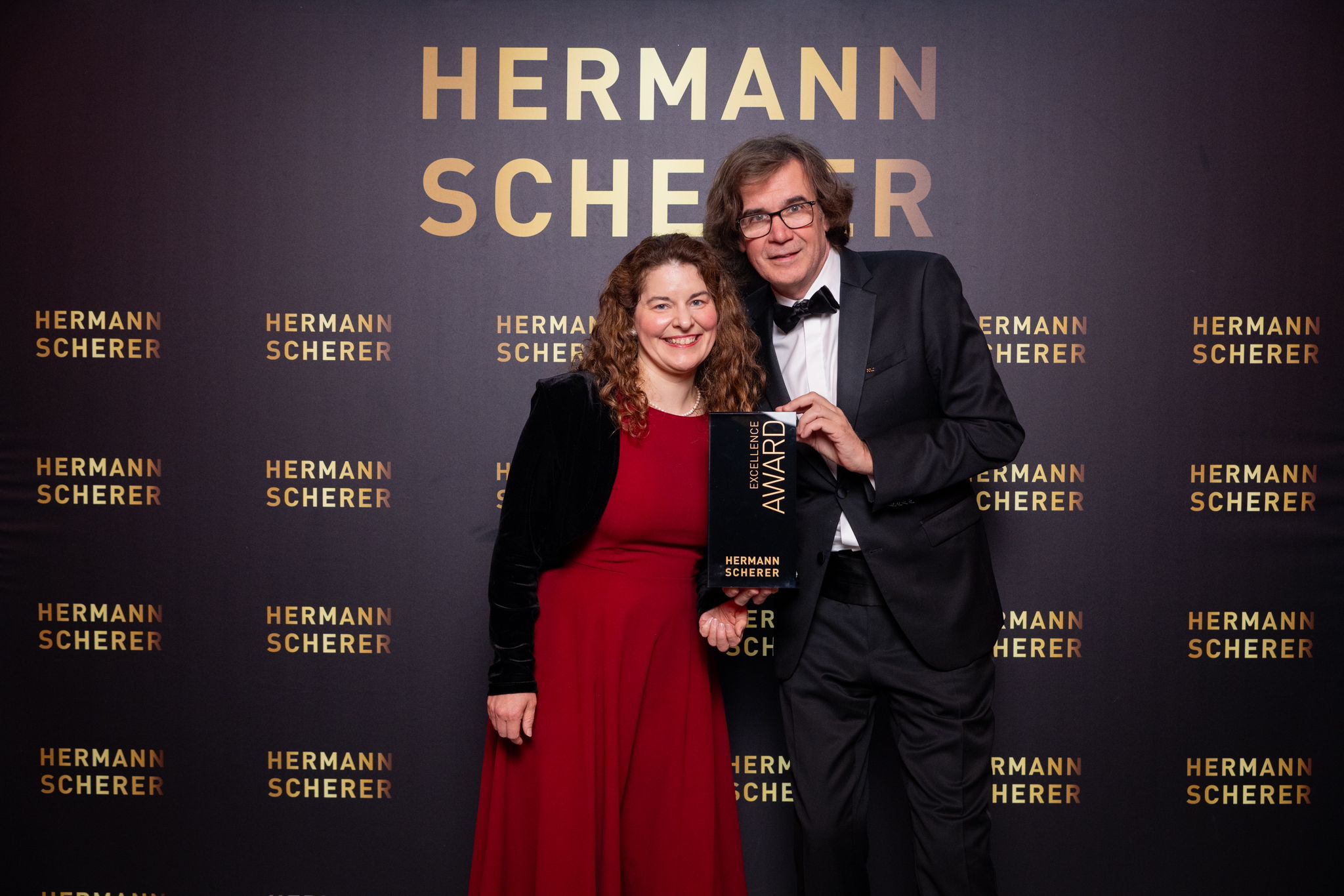Bild: Preisverleihung Excellence Award, Hermann Scherer& Daniela MetzelerFotograf: Justin Bockey (Die Bildrechte liegen bei dem Verfasser der Mitteilung.)