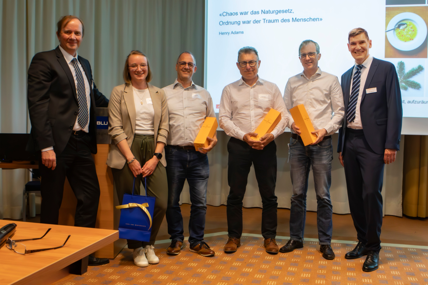 Dr. Harald Kunze, Michèle Guntli, AndréBieri, Christian Ritter, Torsten Milker, Dr. Arno Michelis (Bildquelle: Volker Wasserthal/simus systems GmbH) Dr. Harald Kunze, Michèle Guntli, AndréBieri, Christian Ritter, Torsten Milker, Dr. Arno Michelis (Bildquelle: Volker Wasserthal/simus systems GmbH)