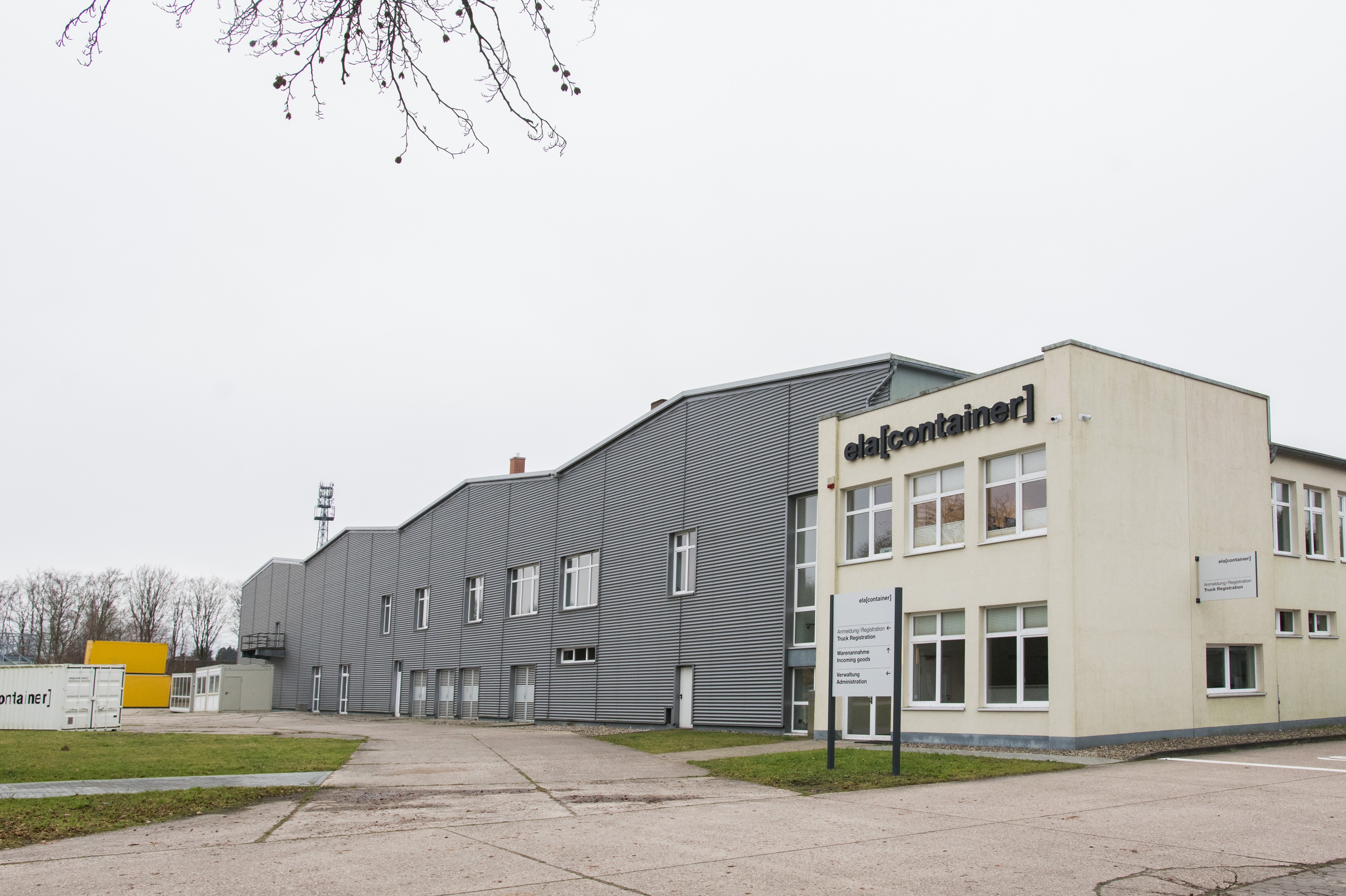 Die Produktionshallen und das Bürogebäude in Trappenkamp sind das Herzstück des neuen ELA Standortes.