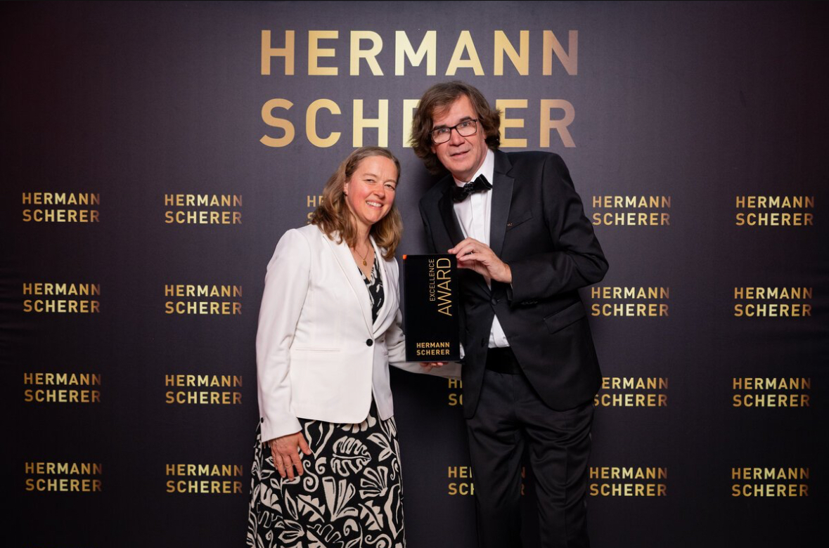Verleihung des Excellence Awards an Frau Dr. med. vet. Kristin Binder (Bildquelle: @justinbockey)