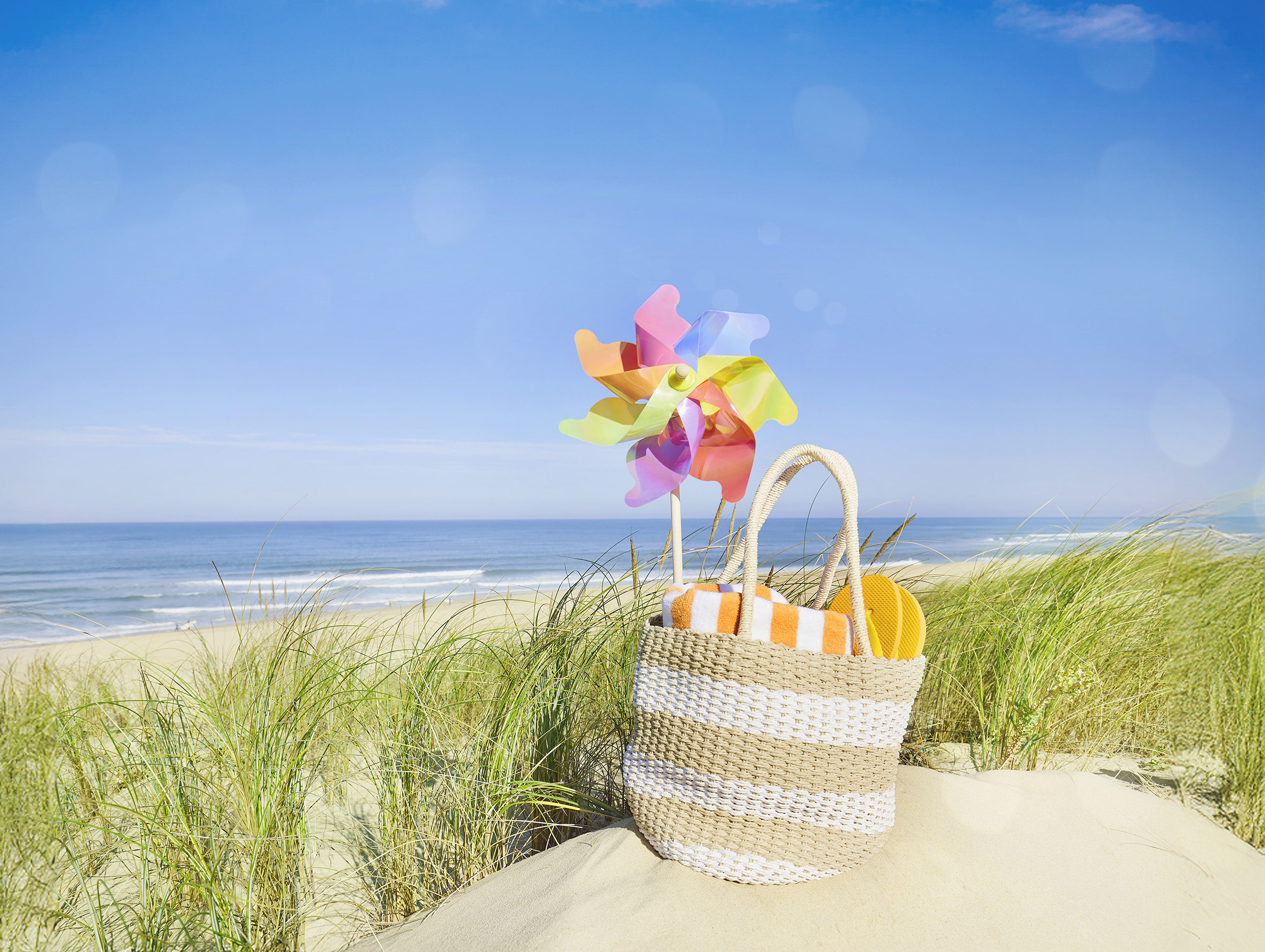 Ein gefüllte Strandtasche steht im Sand. (Die Bildrechte liegen bei dem Verfasser der Mitteilung.) Ein gefüllte Strandtasche steht im Sand. (Die Bildrechte liegen bei dem Verfasser der Mitteilung.)