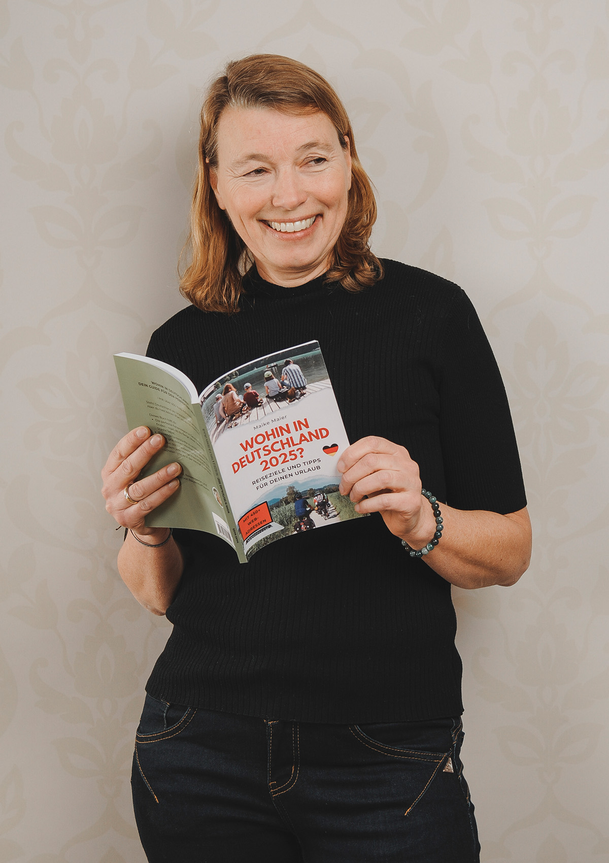 Maike Maier mit Reiseplaner