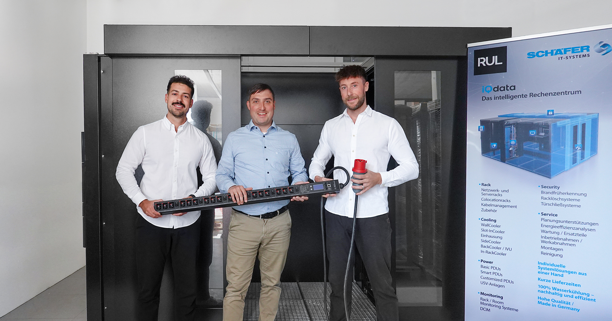 Noack, Head of Sales International SCHÄFER IT-Systems (m), El Benna (l) und Heiniger (r) GF, RUL AG Noack, Head of Sales International SCHÄFER IT-Systems (m), El Benna (l) und Heiniger (r) GF, RUL AG