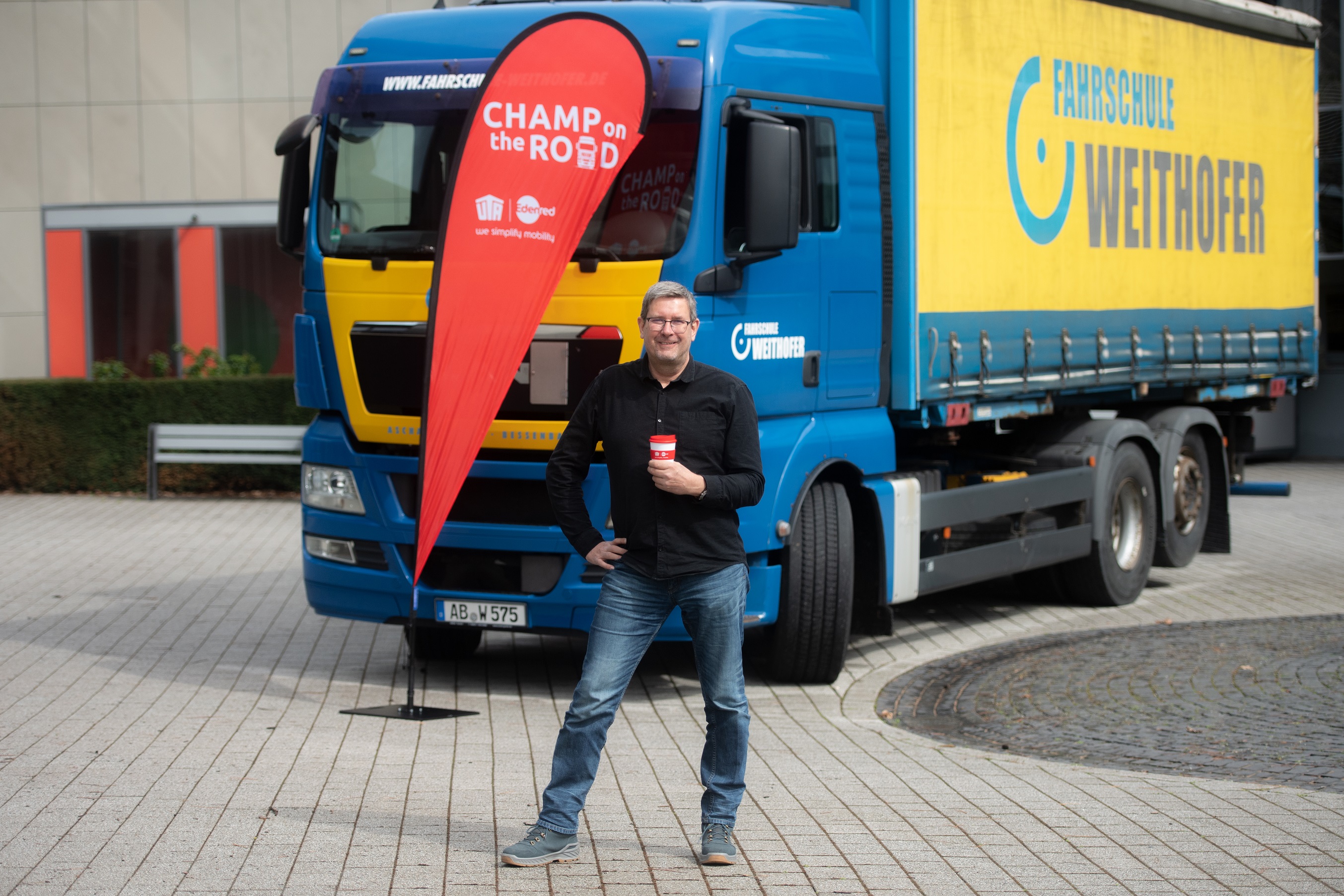 Anerkennung für Trucker–UTA Edenred setzt die‚Champ on the Road‘-Events auch 2025 fort (Bildquelle:©UTA Edenred) Anerkennung für Trucker–UTA Edenred setzt die‚Champ on the Road‘-Events auch 2025 fort (Bildquelle:©UTA Edenred)