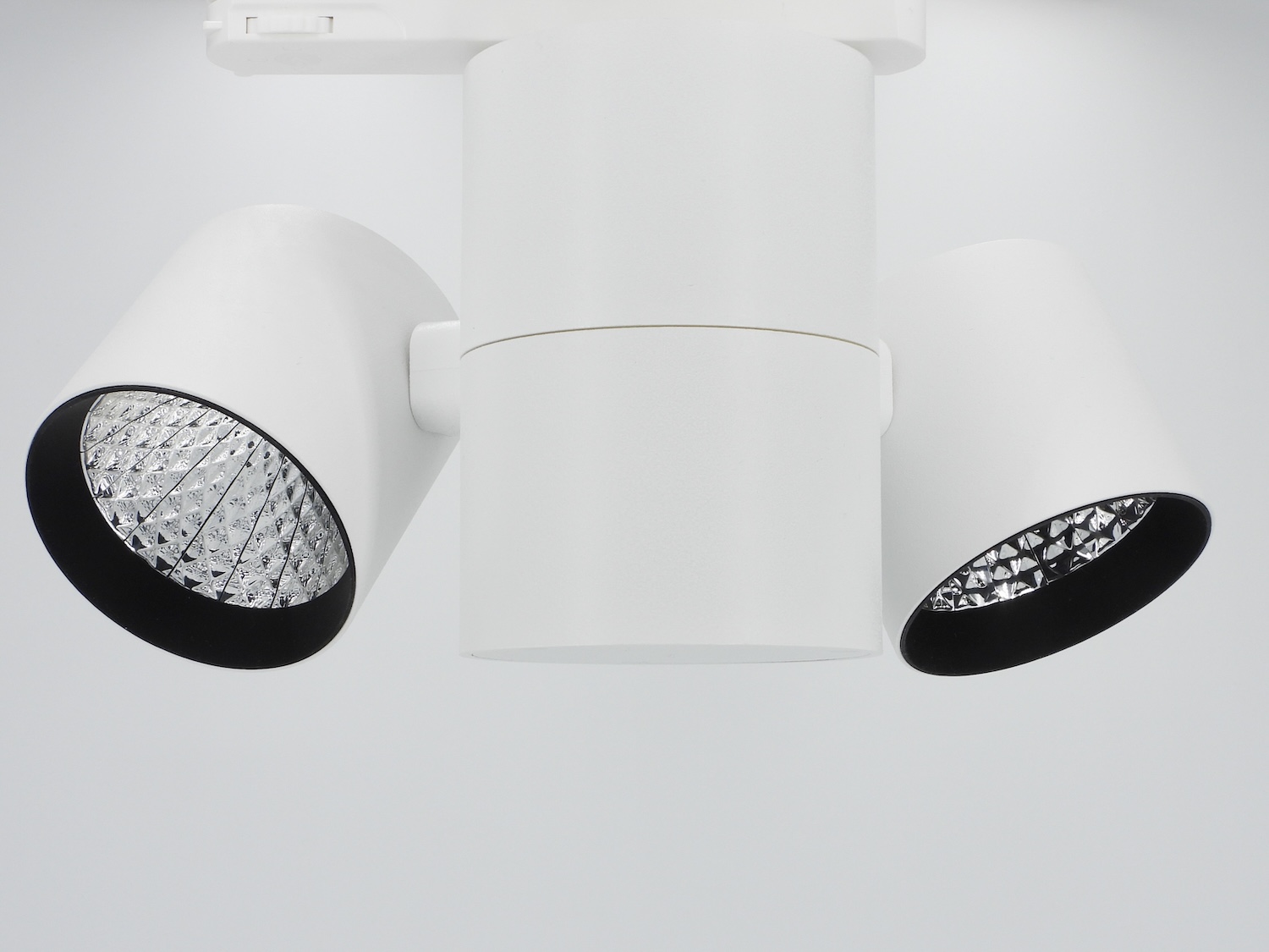 Meilenstein in der Leuchten Technik von LED Explorer (Die Bildrechte liegen bei dem Verfasser der Mitteilung.) Meilenstein in der Leuchten Technik von LED Explorer (Die Bildrechte liegen bei dem Verfasser der Mitteilung.)