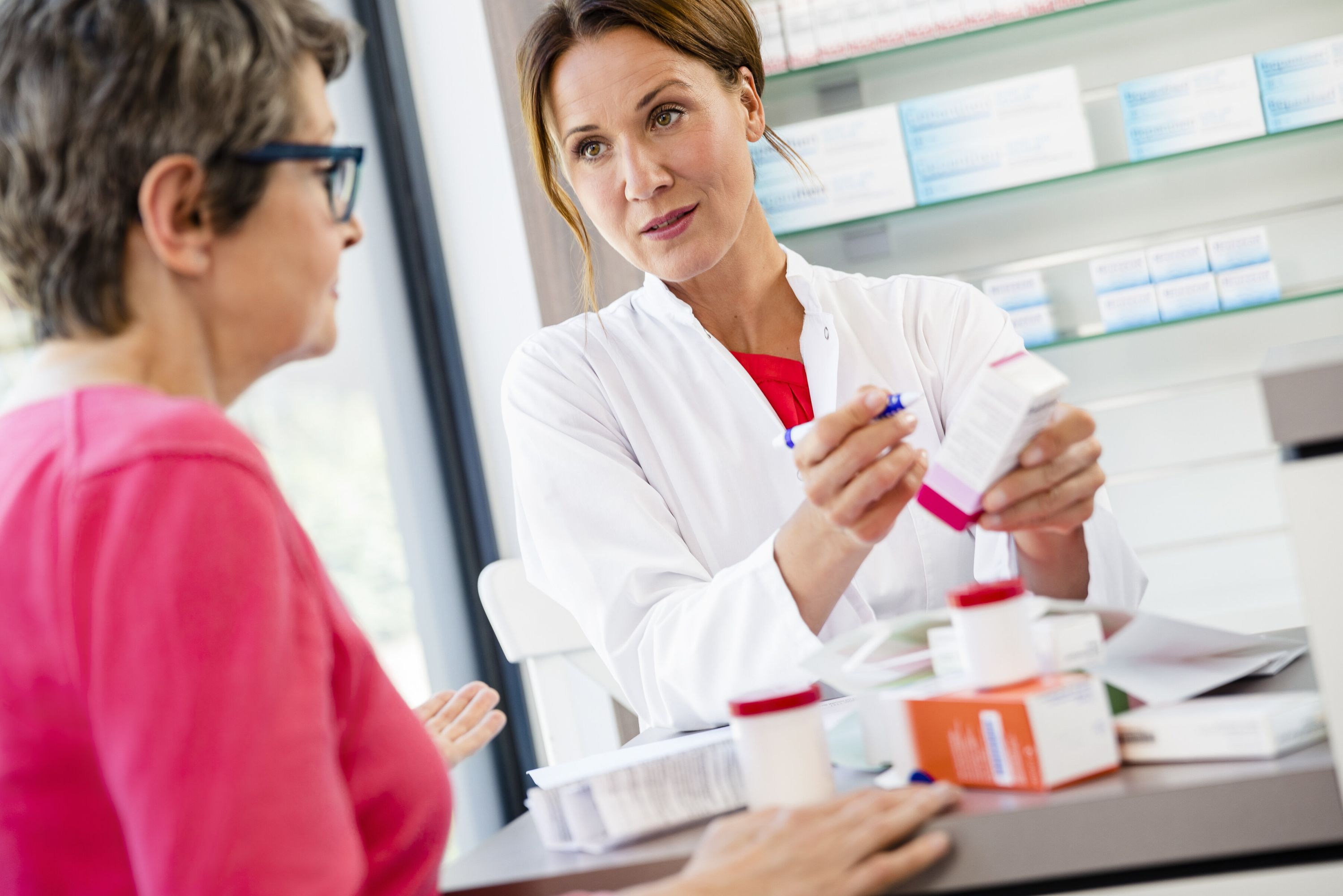 Apotheken sind kompetente und unverzichtbare Ansprechpartner bei Gesundheitsfragen (Bildquelle:©ABDA) Apotheken sind kompetente und unverzichtbare Ansprechpartner bei Gesundheitsfragen (Bildquelle:©ABDA)
