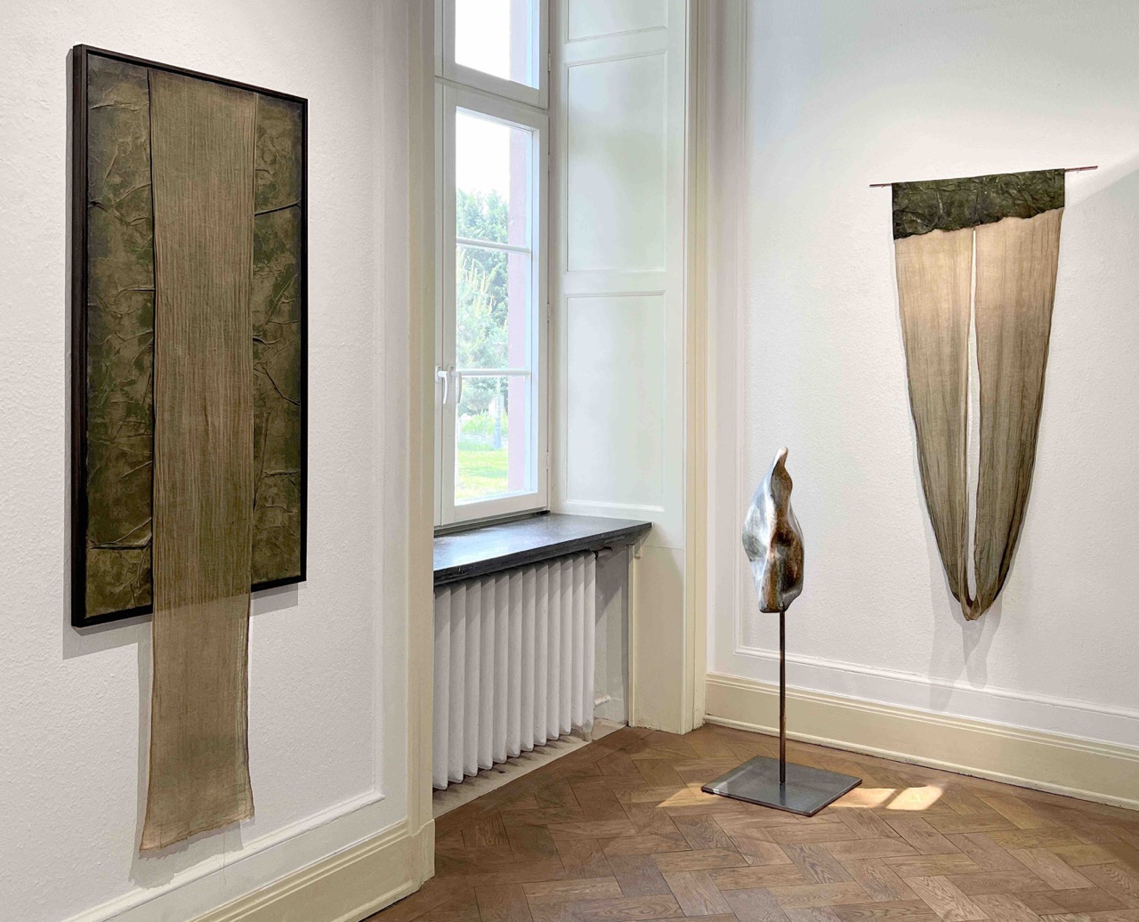 Impression der Ausstellung„The Fragility of Calm“von?lena?to. (Die Bildrechte liegen bei dem Verfasser der Mitteilung.) Impression der Ausstellung„The Fragility of Calm“von?lena?to. (Die Bildrechte liegen bei dem Verfasser der Mitteilung.)