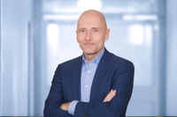 Prof. Dr. Volker Gruhn, adesso SE (Quelle: Fotoagentur Roth) Prof. Dr. Volker Gruhn, adesso SE (Quelle: Fotoagentur Roth)