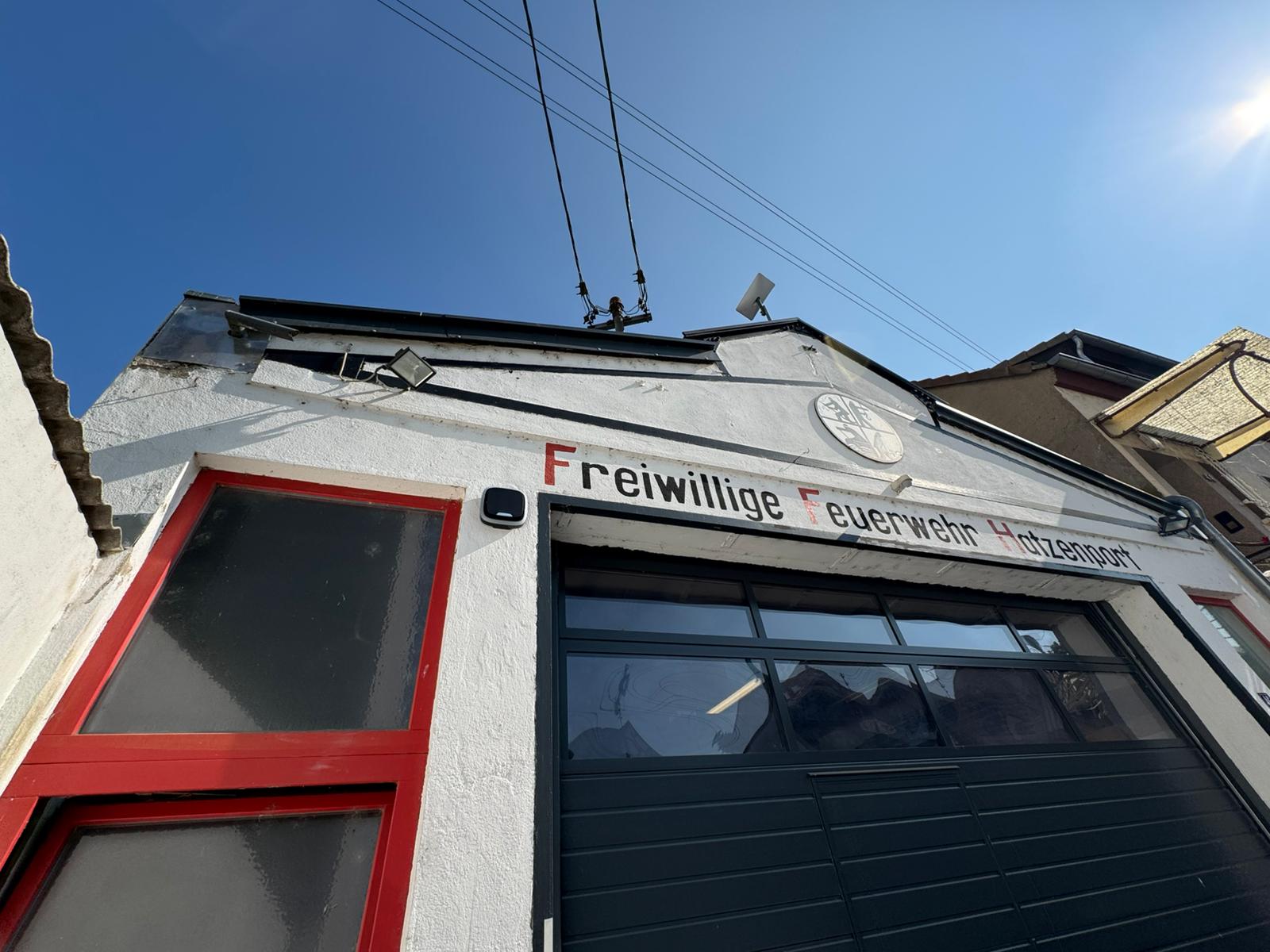 Hatzenport profitiert vom videoalarm.de-Sicherheitskonzept„Sicheres Feuerwehrgerätehaus". (Die Bildrechte liegen bei dem Verfasser der Mitteilung.) Hatzenport profitiert vom videoalarm.de-Sicherheitskonzept„Sicheres Feuerwehrgerätehaus". (Die Bildrechte liegen bei dem Verfasser der Mitteilung.)