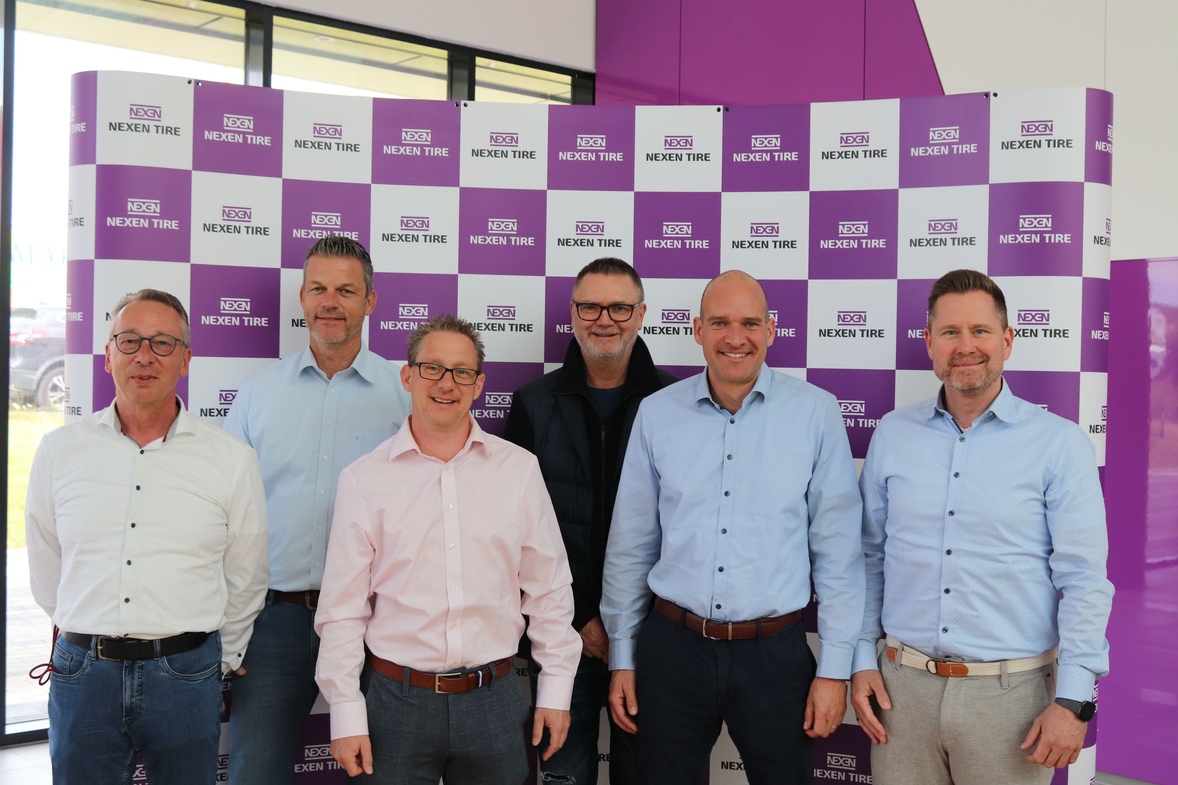 v. L.: Stefan Kuhn, Thomas Stelzer, Frank Tschöpe, Frank Pickshaus, Tom Uster, Marcus Endres v. L.: Stefan Kuhn, Thomas Stelzer, Frank Tschöpe, Frank Pickshaus, Tom Uster, Marcus Endres