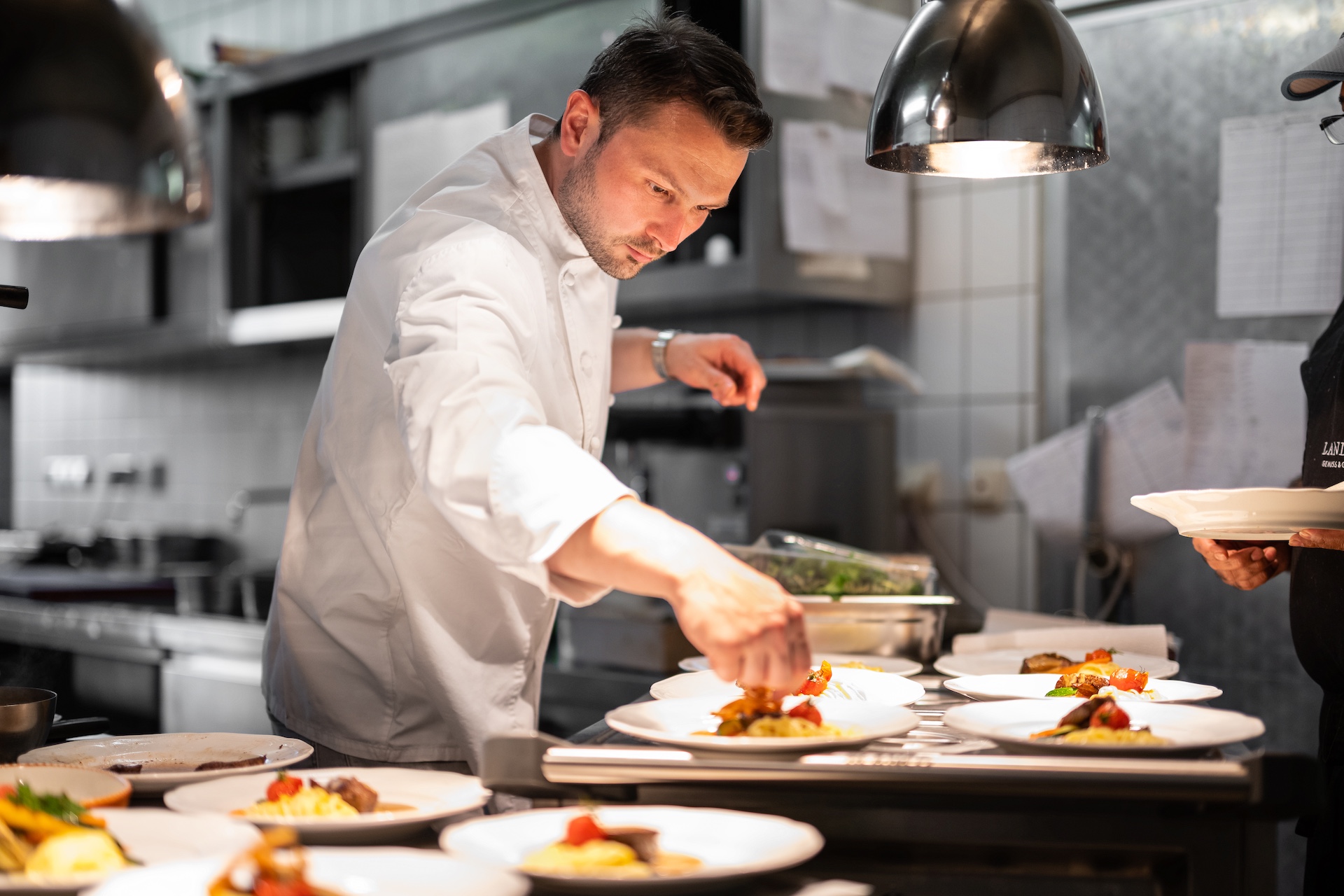 Küchenchef Maximilian Landbrecht (Die Bildrechte liegen bei dem Verfasser der Mitteilung.)